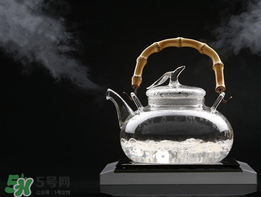 冬天喝涼水好嗎？冬天喝冷水還是熱水？