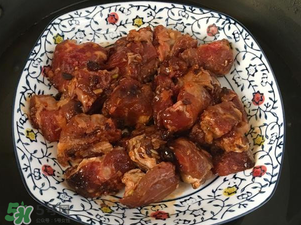 腌排骨要洗嗎？排骨腌完要洗嗎？