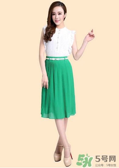 草綠色配什么顏色好看？草綠色和什么顏色最搭？