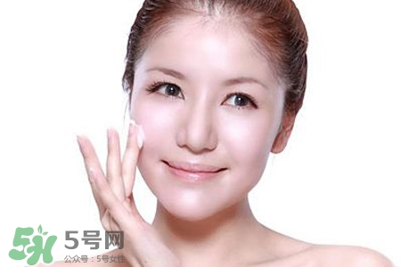 卸妝前要洗臉嗎？卸妝前要用水洗嗎？