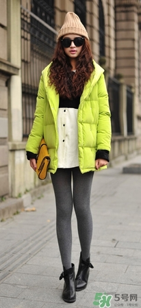 草綠色大衣怎么搭配？草綠色大衣穿衣搭配
