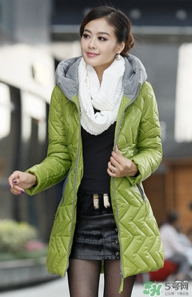 草綠色大衣怎么搭配？草綠色大衣穿衣搭配