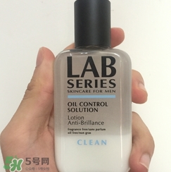 收斂水是爽膚水嗎？收斂水和爽膚水的區(qū)別？