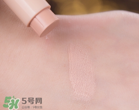 愛(ài)麗小屋唇部遮瑕膏怎么樣？愛(ài)麗小屋唇部遮瑕膏好用嗎？