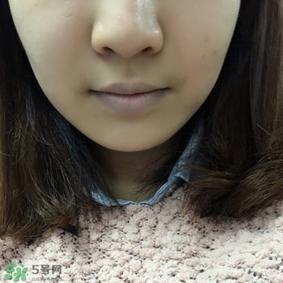 愛(ài)麗小屋唇部遮瑕膏怎么樣？愛(ài)麗小屋唇部遮瑕膏好用嗎？