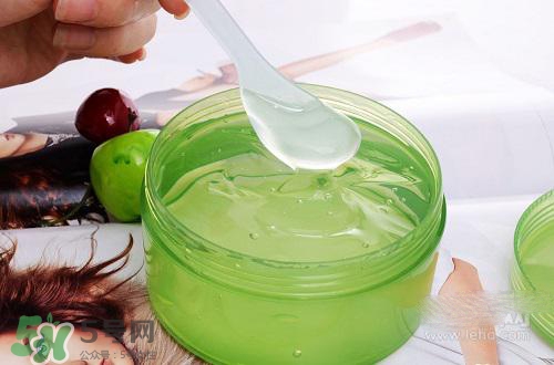 嘴唇干裂可以涂蘆薈膠嗎？嘴唇干裂怎么涂蘆薈膠？