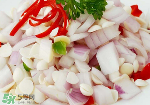 洋蔥變黑可以吃嗎？洋蔥為什么變黑？