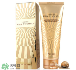 ahc洗面奶和伊思洗面奶哪個好？ahc和伊思洗面奶哪個好？