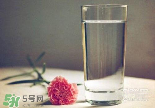 高血壓早上能喝鹽水嗎？高血壓早上喝鹽水的好處？