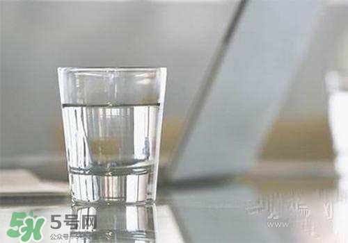 高血壓早上能喝鹽水嗎？高血壓早上喝鹽水的好處？