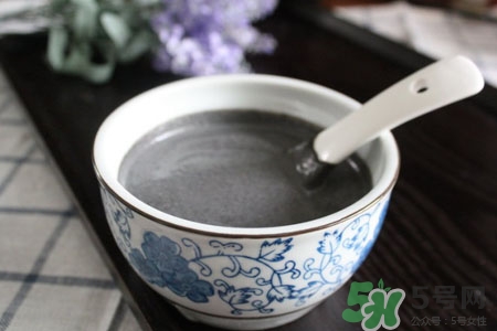 芝麻糊上火嗎？吃黑芝麻糊會(huì)上火嗎？