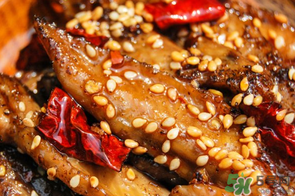 雞翅尖為什么不能吃？雞的哪些部位不能吃？