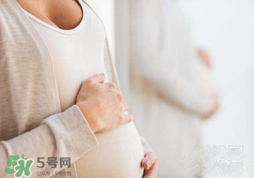 孕婦可以經(jīng)常摸肚子嗎？孕婦經(jīng)常摸肚子會(huì)怎樣？