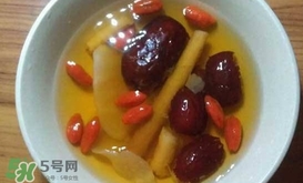 紅棗泡水喝有什么好處?紅棗泡水喝的功效與禁忌 紅棗泡水喝有什么好處?紅棗泡水喝的功效與禁忌