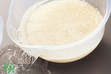 淘米水是堿性的嗎？淘米水是酸性還是堿性？