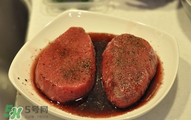 自己在家怎么腌牛排？自己在家腌制牛排需要什么材料？