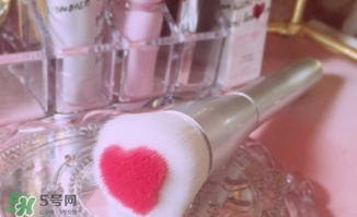 kiko2017情人節(jié)愛心口紅色號 kiko2017情人節(jié)愛心口紅試色 kiko2017情人節(jié)愛心口紅色號 kiko2017情人節(jié)愛心口紅試色