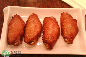 雞翅用熱水焯還是涼水？雞翅焯水冷水下鍋還是熱水？