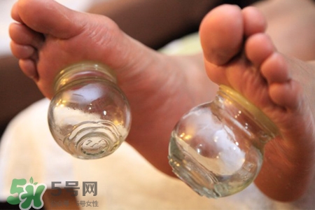 拔罐放血可以祛痘嗎？拔罐放血能治痘痘嗎？