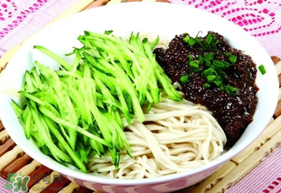 減肥可以吃炸醬面嗎？減肥期間吃炸醬面會(huì)胖嗎？