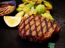 自己煎牛排要多久？牛排煎多久能熟？