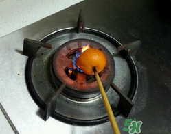 烤橘子可以用煤氣灶嗎？橘子用煤氣灶烤有毒嗎？