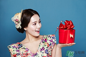 過(guò)年去女方家?guī)裁炊Y物_過(guò)年去女朋友家買(mǎi)什么 過(guò)年去女方家?guī)裁炊Y物_過(guò)年去女朋友家買(mǎi)什么