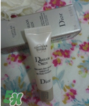 dior迪奧夢幻美肌修顏乳怎么用？迪奧修顏乳怎么用