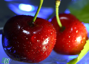 車厘子和蝦能一起吃嗎？吃完車厘子可以吃蝦嗎？