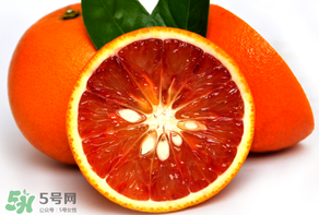 血橙和普通橙子有什么區(qū)別？血橙比普通的橙子好吃嗎？