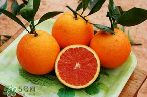 血橙和普通橙子有什么區(qū)別？血橙比普通的橙子好吃嗎？