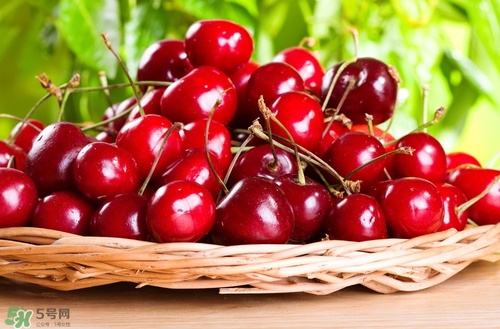 嬰兒能吃車厘子嗎？嬰兒可以吃車厘子嗎？