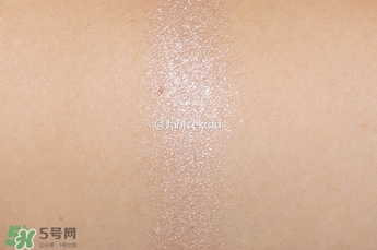 香奈兒2017高光色號試色 香奈兒山茶花高光試色圖 香奈兒2017高光色號試色 香奈兒山茶花高光試色圖