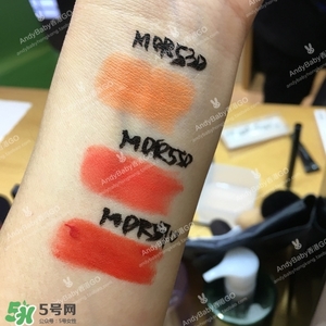 植村秀柔霧唇膏色號(hào)試色 植村秀無(wú)色限柔霧唇膏試色圖 植村秀柔霧唇膏色號(hào)試色 植村秀無(wú)色限柔霧唇膏試色圖