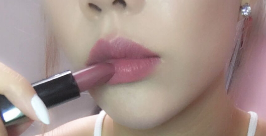 煙粉色是什么顏色？煙粉色口紅試色