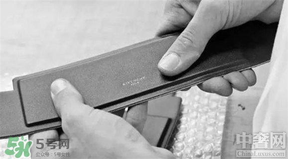 紀(jì)梵希2017情人節(jié)限量有哪些？紀(jì)梵希2017情人節(jié)限量?jī)r(jià)格