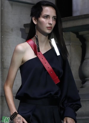 Dior2017年春夏高定秀場妝容怎么擁有? Dior2017年春夏高定秀場妝容怎么擁有?