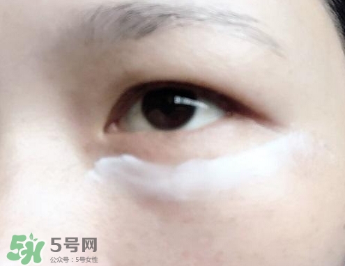 嬌韻詩眼霜怎么用?嬌韻詩眼霜使用方法 嬌韻詩眼霜怎么用?嬌韻詩眼霜使用方法