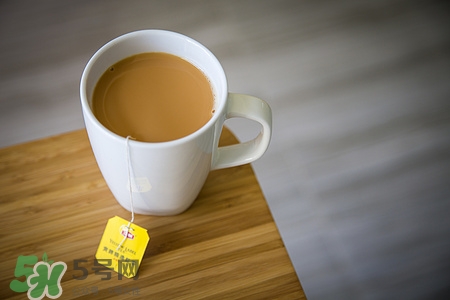 純牛奶可以做奶茶嗎?純牛奶怎么做奶茶 純牛奶可以做奶茶嗎?純牛奶怎么做奶茶