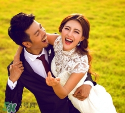 拍婚紗照可以戴眼鏡嗎？拍婚紗照戴眼鏡好不好？