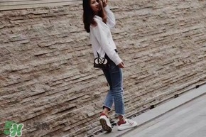 lv2017情人節(jié)限量包包多少錢？lv2017情人節(jié)愛(ài)情鳥(niǎo)小雞包價(jià)格