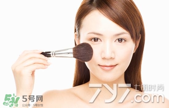 修容膏和修容粉哪個好用？新手用修容粉好還是膏好？