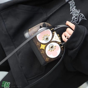 lv2017情人節(jié)限量包包多少錢？lv2017情人節(jié)愛(ài)情鳥(niǎo)小雞包價(jià)格