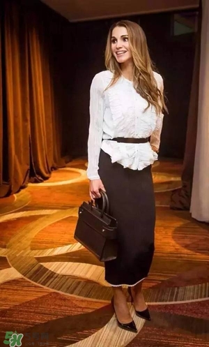 紀梵希包先生2017情人節(jié)包包多少錢？紀梵希情人節(jié)包包哪里買？