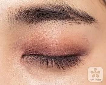豆沙色眼影怎么畫(huà)？豆沙色眼影畫(huà)法