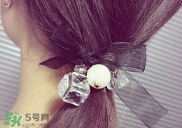 送女生發(fā)夾代表什么?男生送女生發(fā)夾的含義 送女生發(fā)夾代表什么?男生送女生發(fā)夾的含義