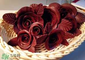 巧克力融化了還能吃嗎？巧克力化了之后再結(jié)塊能吃嗎？