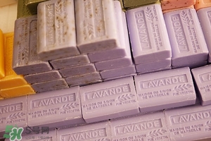 手工皂洗臉好嗎？手工皂和洗面奶哪個(gè)好？