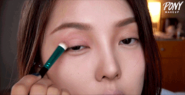 豆沙色眼影怎么畫(huà)？豆沙色眼影畫(huà)法