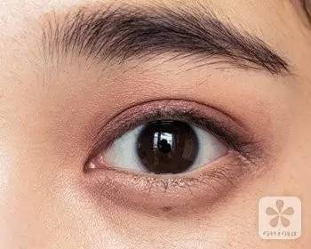 豆沙色眼影怎么畫(huà)？豆沙色眼影畫(huà)法